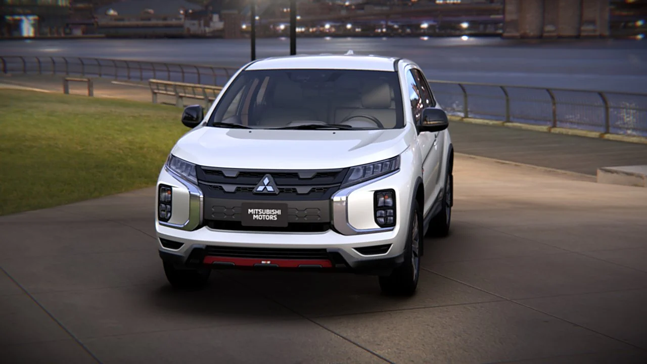 Mitsubishi Outlander front grille and LED headlights